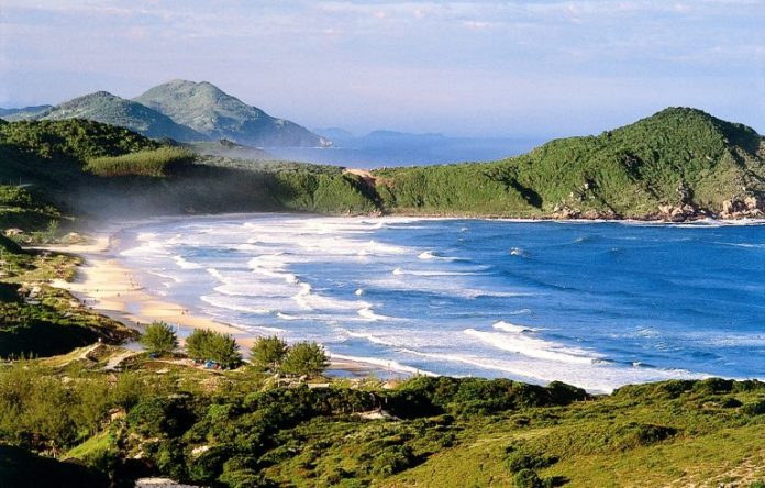 As melhores praias para curtir o litoral sul brasileiro